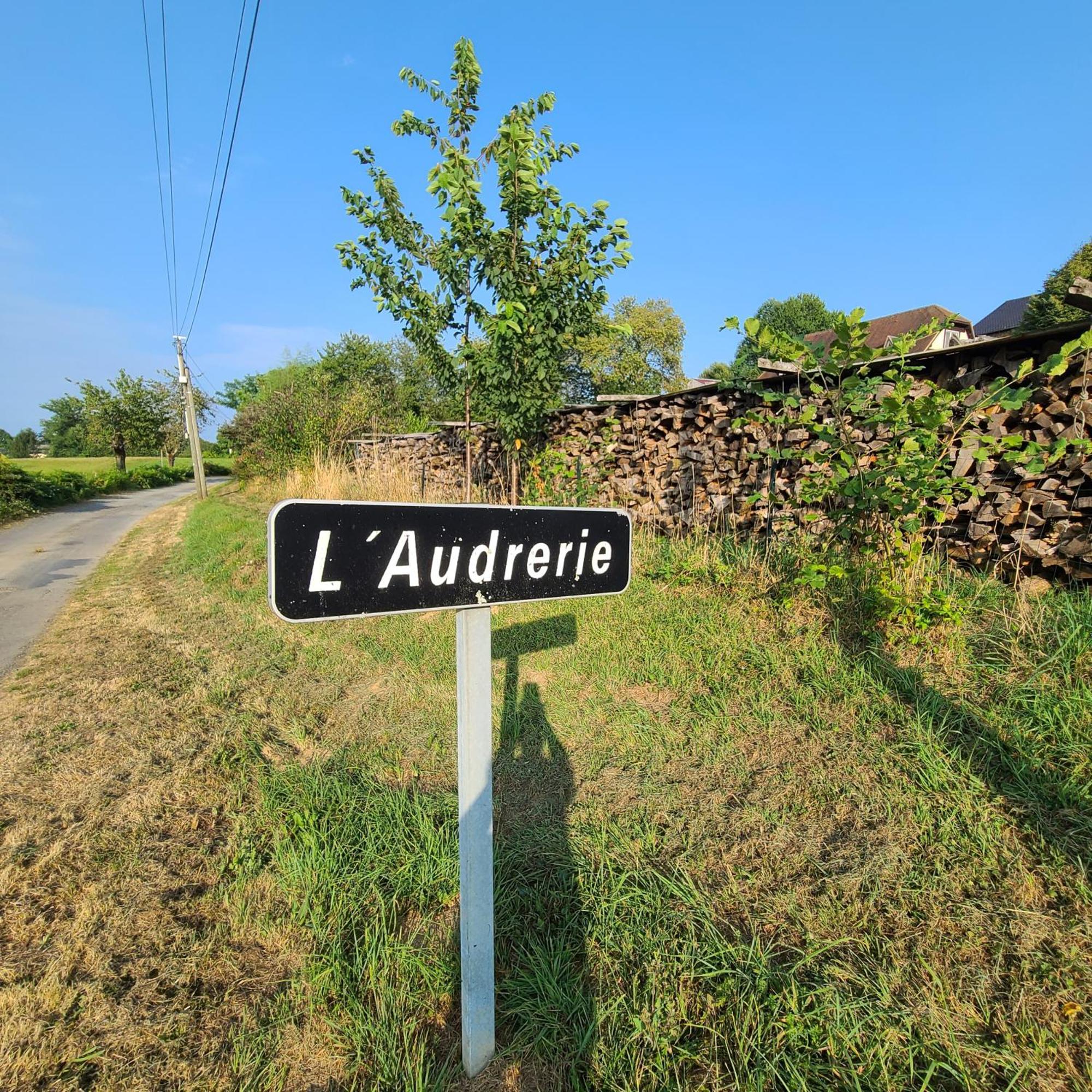 Studio L'Audrerie. Saint-Pardoux-Corbier Екстериор снимка